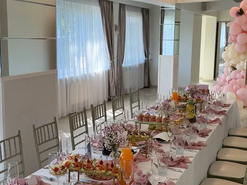 Mažoji salė 46